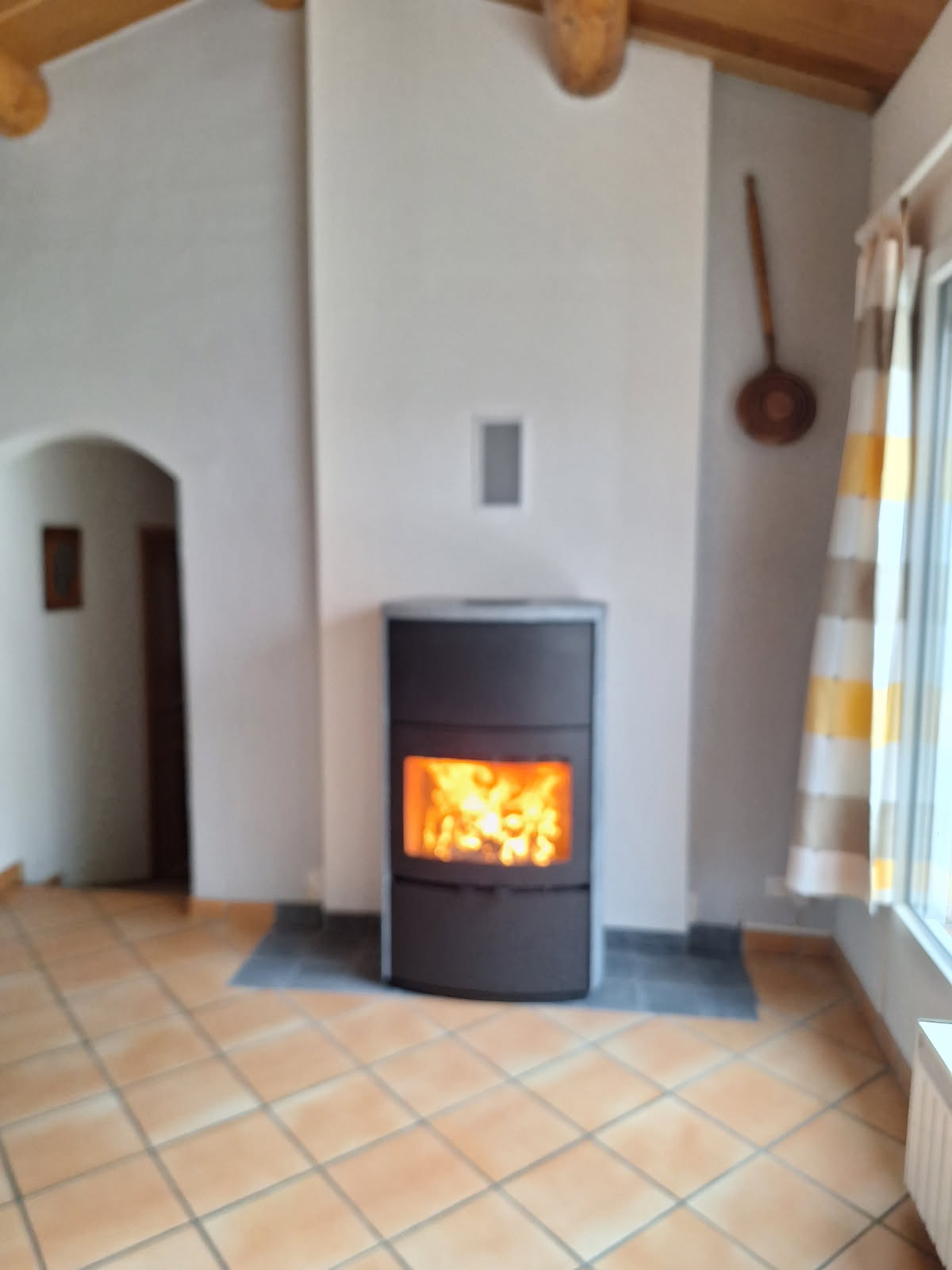 Installation d’exception : Poêle de Masse Heta en Stéatite à Dunière Sur Eyrieux, Ardèche