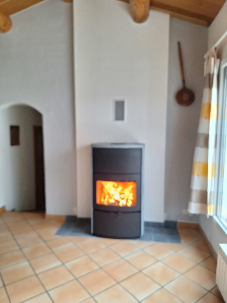 Installation d'exception : Poêle de Masse Heta en Stéatite à Dunière Sur Eyrieux, Ardèche