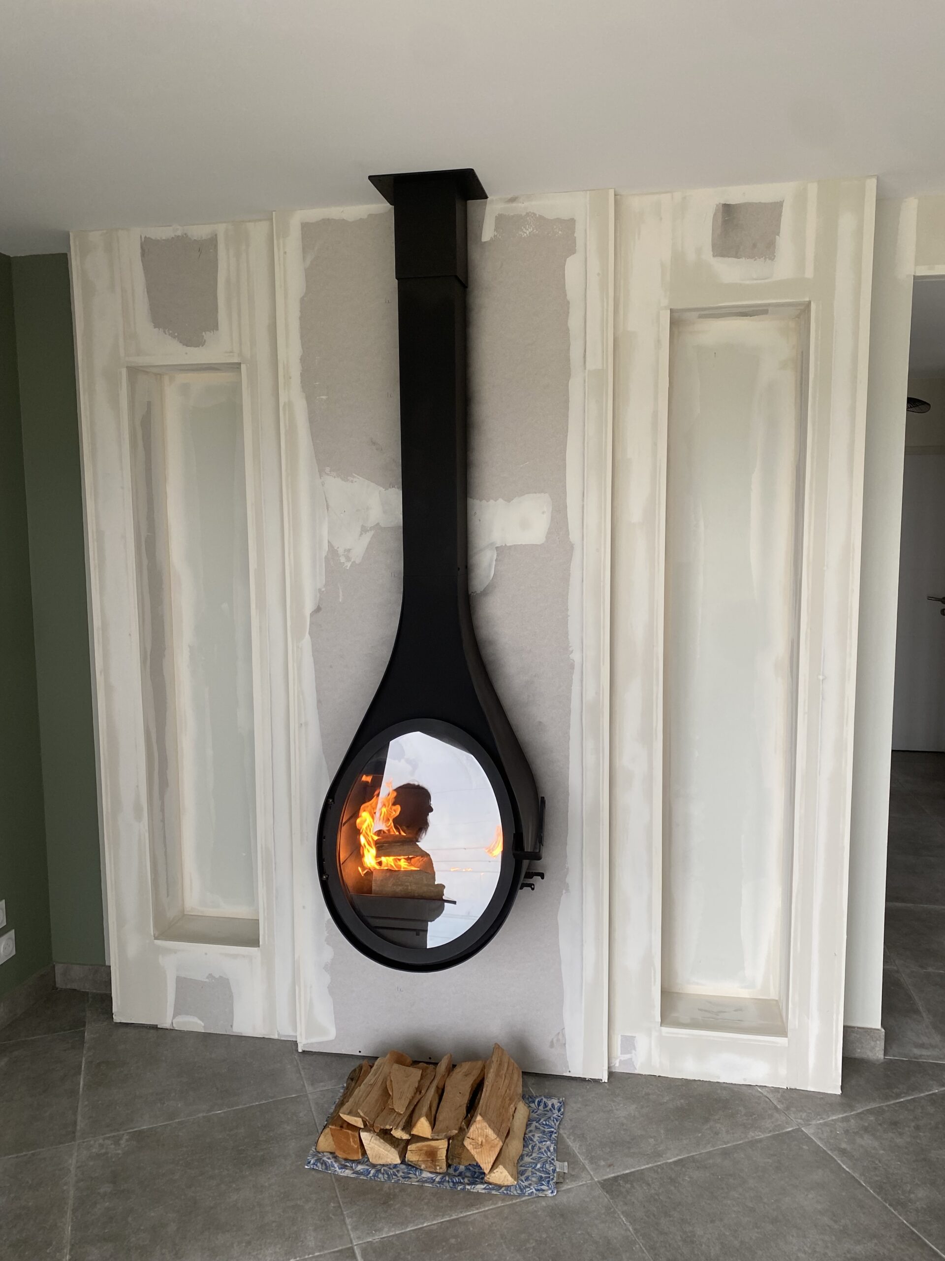 Cheminée suspendu Rocal à Tournon Sur Rhône (Ardèche)