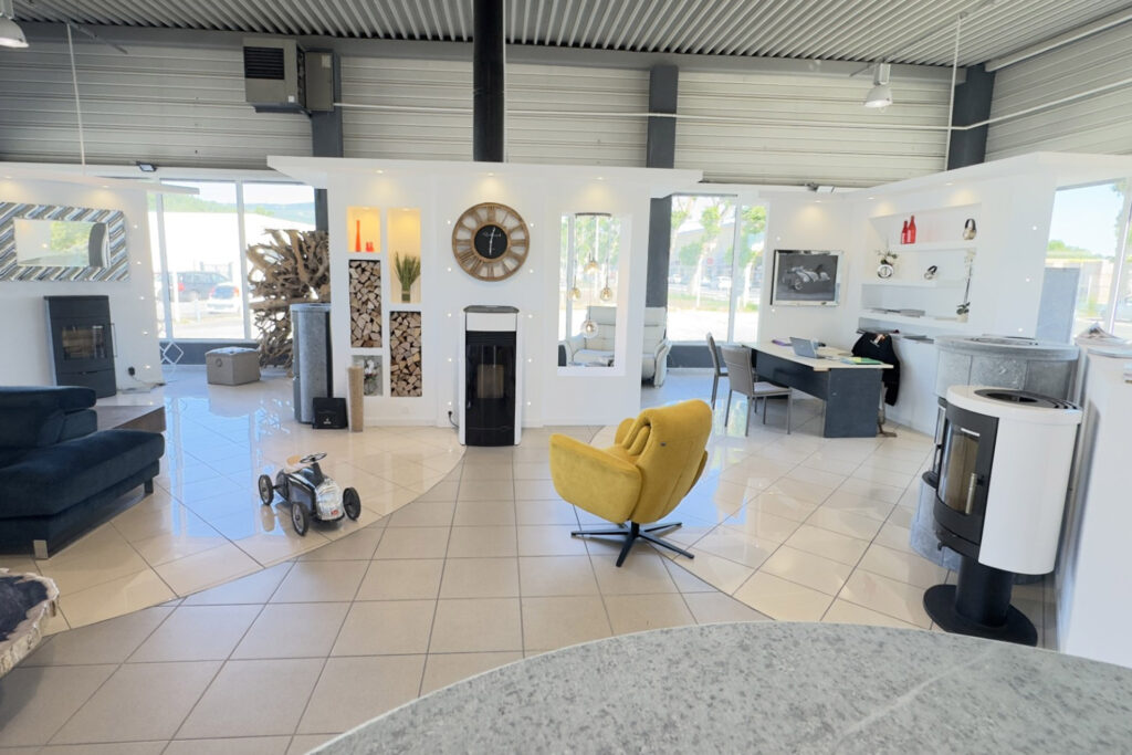 La gamme de poêles à granulés disponible chez Poêle & Ambiance à Valence