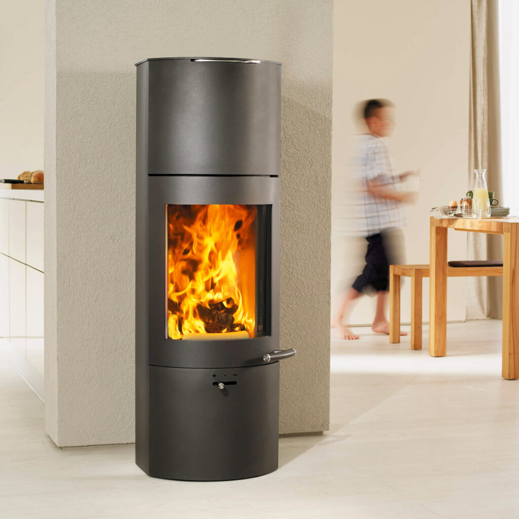 Poêle à bois Austroflamm Tower Xtra 2.0 chez Poêle & Ambiance sur Valence (Drôme Ardèche)