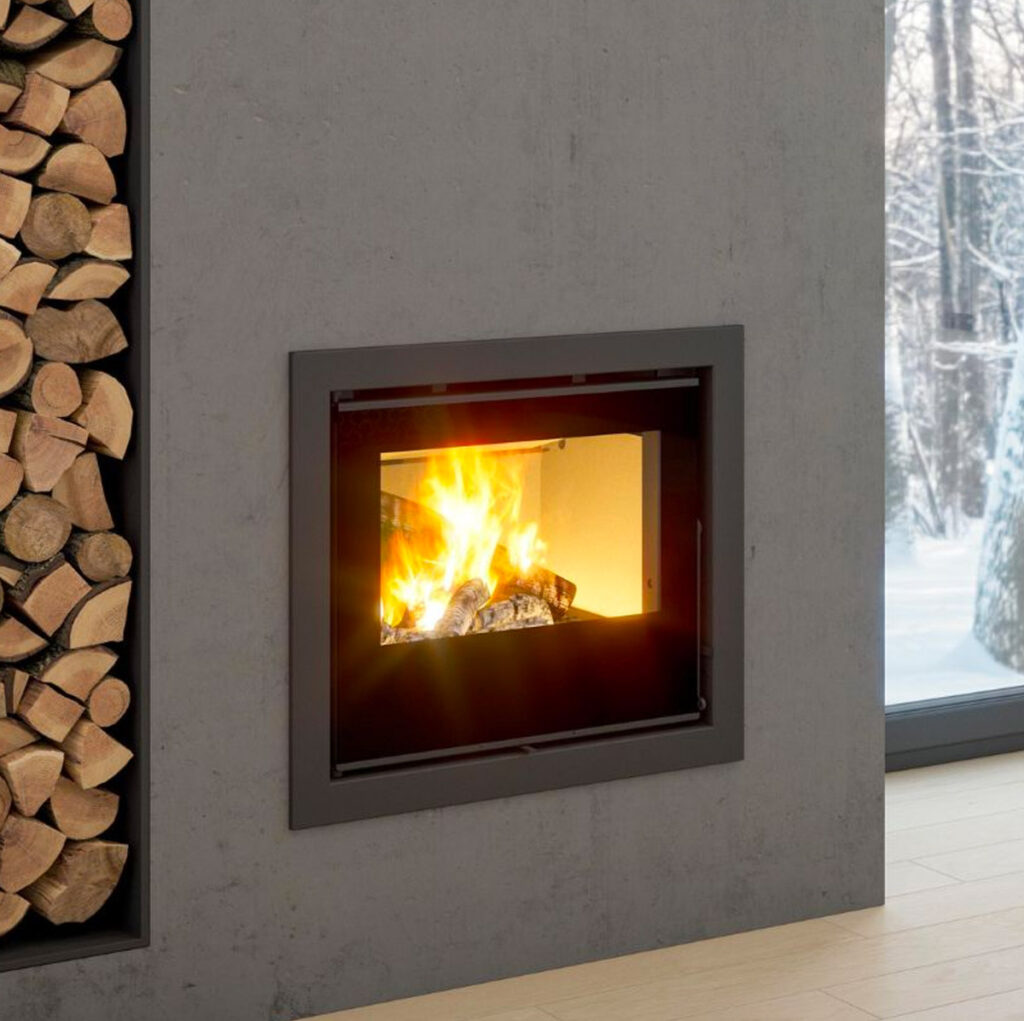 Insert et foyer à bois Chama Premium 1 chez Poêle & Ambiance sur Valence (Drôme Ardèche)