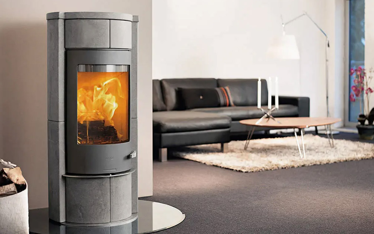 Lotus, marque de poêles à bois disponible sur Valence et dans toute la Drôme et l'Ardèche avec Poêle & Ambiance