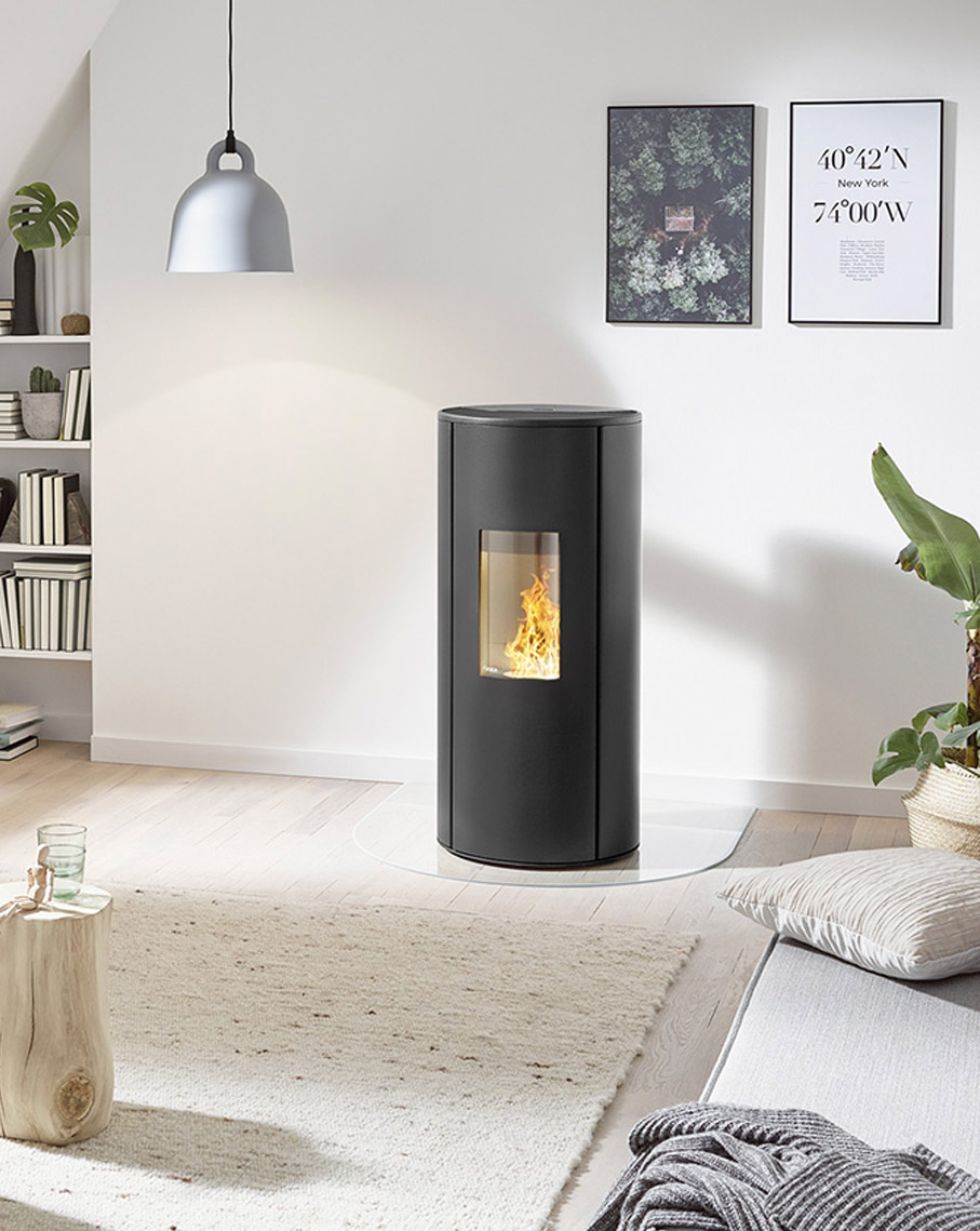 Rika, marque de poêles à granulés disponible sur Valence et dans toute la Drôme et l'Ardèche avec Poêle & Ambiance